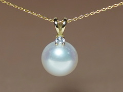 Šperky s perlami BC190YBS-W Prívesok s perlou BC026YBP-W.JPG BC190YBS-W