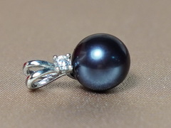 Přívěsek s říční perlou ve stříbře BC026SBP-B Prívesok so sladkovodnou perlou v striebre BC026SBP-B.1.JPG BC026SBP-B