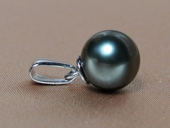 Přívěsek z bílého zlata 14K s tahitskou perlou AAA TPAAAZwGC Prívesok z bileho zlata s pravou tahitskou perlou TPAAAZwGC-1.JPG TPAAAZwGC