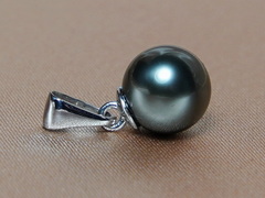 Přívěsek z bílého zlata 14K s tahitskou perlou AAA TPAAAZwGC Prívesok z bileho zlata s pravou tahitskou perlou TPAAAZwGC-2.JPG TPAAAZwGC