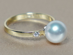 Zlatý prsten s akoya perlou a brilianty BC027YR-A Prsteň s akoya perlou BC027YR-A-1.JPG BC027YR-A