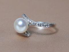 Prsten s perlou BC029SBR-W Prsteň s perlou BC029SBR-W.1.JPG BC029SBR-W