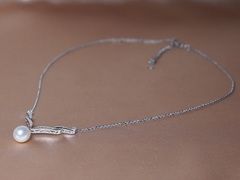 Stříbrný náhrdelník s pravou perlou a zirkony PN2040SH Strieborný náhrdelník s pravou perlou a zirkónmi PN2040SH.2.JPG PN2040SH