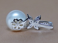 Stříbrný přívěsek s pravou perlou a zirkony PP8035SH Strieborný prívesok s pravou perlou a zirkónmi PP8035SH.3.JPG PP8035SH