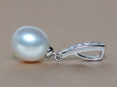 Stříbrný set šperků s perlami a zirkony PS777B Strieborný prívesok so sladkovodnou perlou a zirkónmi PP777B.2.JPG PS777B