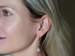 Zlaté náušnice 14K japonské Akoya perly AE002C Zlaté náušnice 14 K s pravou bielou perlou.JPG AE002C