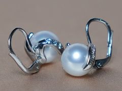 Zlaté náušnice mořská akoya perla s brilianty BC05WE-A Zlaté náušnice morská perla s briliantmi BC05WE-A.2.JPG BC05WE-A