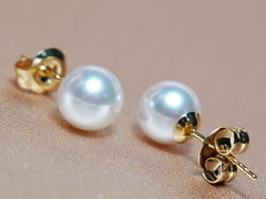 Zlaté náušnice pravé mořské akoya perly AE585AAAyP Zlaté náušnice pravé morské akoya perly AE585AAAyP.JPG AE585AAAyP