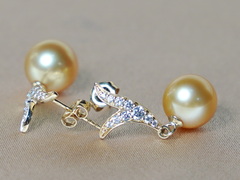 Perlové náušnice WW06YVE-G Zlaté náušnice s perlou WW06YVE-G-1.JPG WW06YVE-G