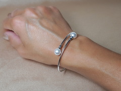 Zlatý náramek 18 kt. s perlami Jižního Pacifiku WPB100w-B Zlatý náramok 18 kt. s perlami Južného Pacifiku WPB100w-B.1.JPG WPB100w-B