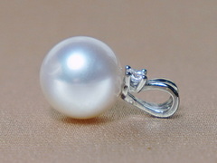 Zlatý přívěsek 14K s perlou Jižního Pacifiku s briliantem BC025WP-W Zlatý prívesok s perlou Južného pacifiku BC025WP-W.1.JPG BC025WP-W