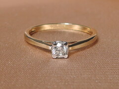 Prsten s diamantem M52215RJ Zlatý prsteň s diamantom M52215RJ 2.jpg M52215RJ