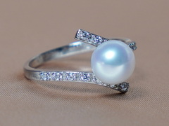 Zlatý prsten s perlou BC029WFR-W Zlatý prsteň s perlou BC029WFR-W-2.JPG BC029WFR-W