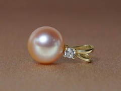 Přívěsek s perlou BC025YFP-P privesok-s-perlou-a dimantom bc025yfp-p.JPG BC025YFP-P