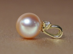 Přívěsek s perlou BC025YFP-P privesok-s-perlou-a zirkonom bc025yfp-p.JPG BC025YFP-P